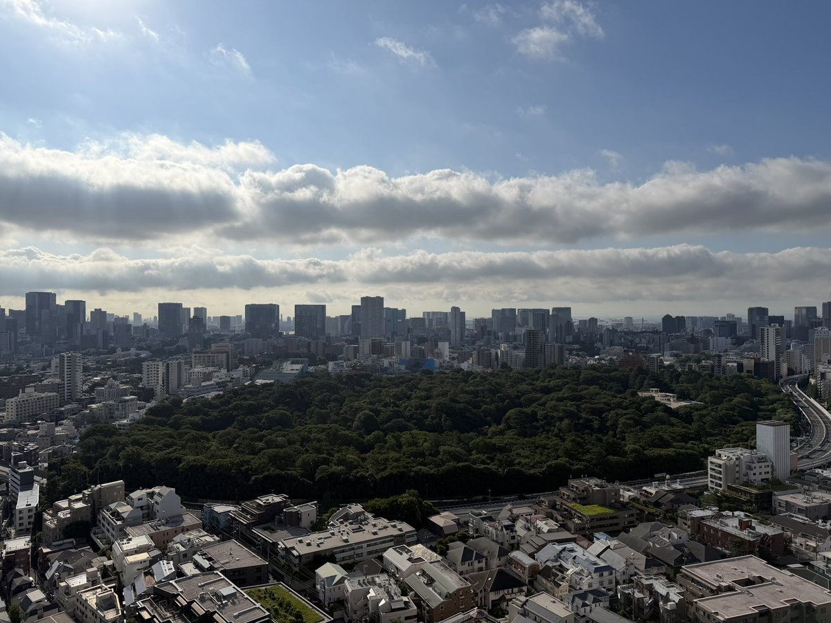 nice_chottone's tweet photo. おはようございます⛅️
雲がありますが日差しの方が勝っていて暑い朝。
今日も素敵な1日になりますように😄
東京  25℃(7時)   最高気温  33℃
#イマソラ #おはよう #華金 #熱中症警戒アラート #納豆の日 https://t.co/sFLFwa0q6Z
