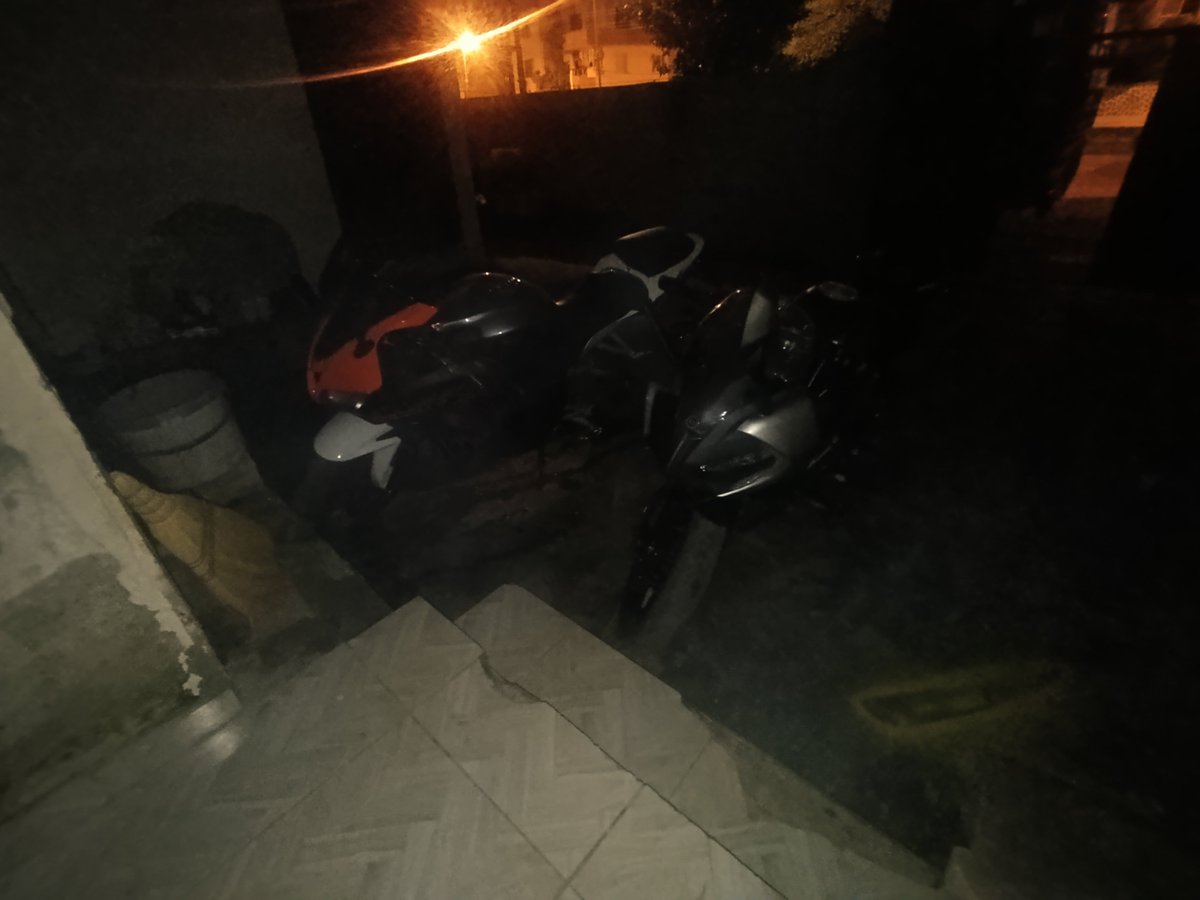 Gelde_Dickme2's tweet photo. Evimizle sahil arası 3 km. Dümdüz, çok güzel bi asfalt. Biraz hız yapıp sahilde volta attıktan sonra eve gitsem güzel olurdu da.. az bi gaz versem bütün sokağı uyandıracam sikerler beni. https://t.co/BufX3Zt8ei