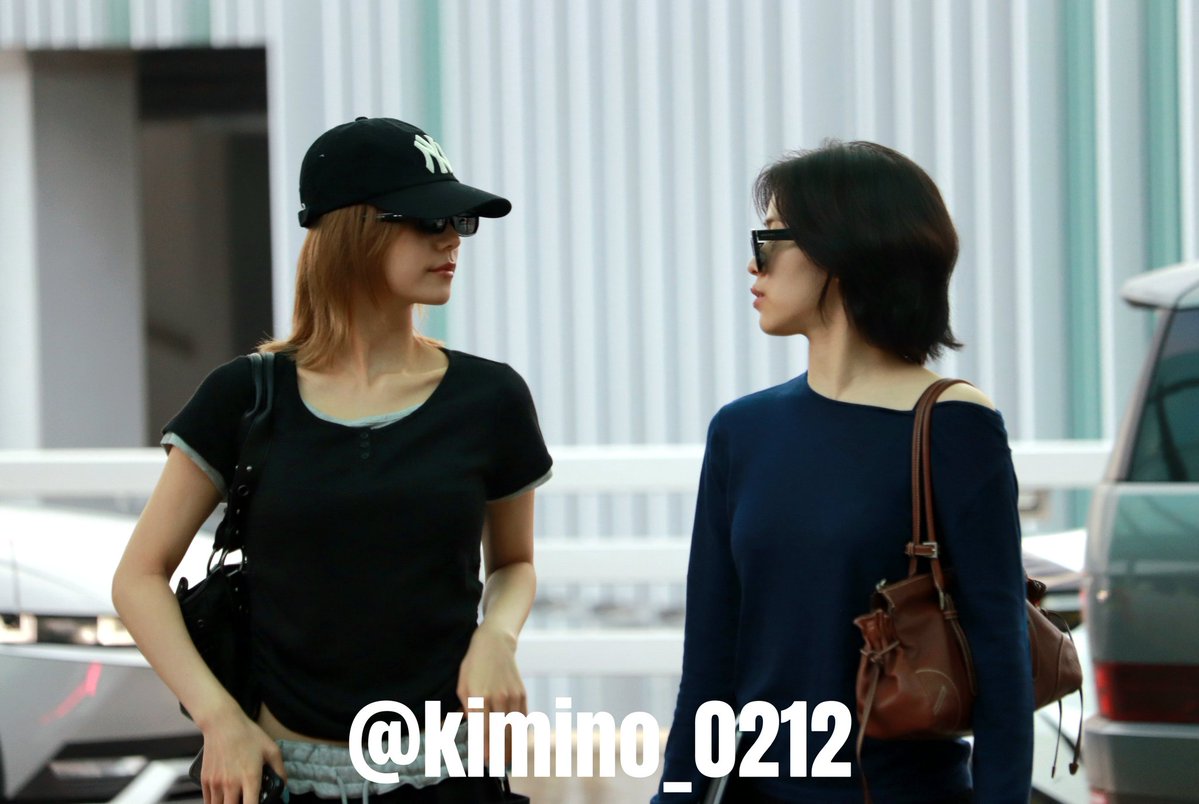 kimino_0212's tweet photo. 260710 ICN #ITZY #있지 
#YEJI #예지 #RYUJIN #류진 
오늘두 땡덩🖤🌼 https://t.co/AZATXm2GYF