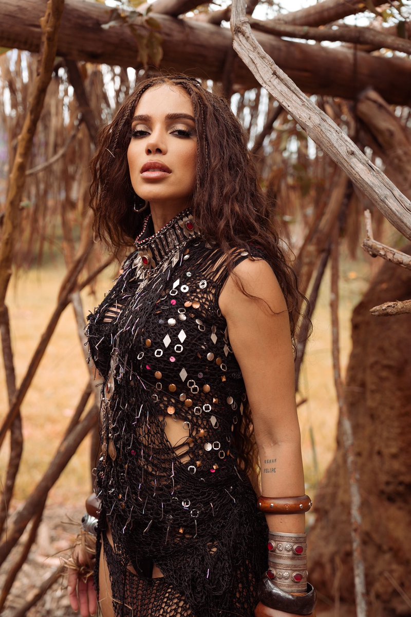 AnittaPress's tweet photo. 🚨 Pela primeira vez, “Mandinga” (106.963) recebeu mais streams do que “Desgraça” (106.212) no Spotify, mesmo não sendo single. https://t.co/Maw0t3lMcf