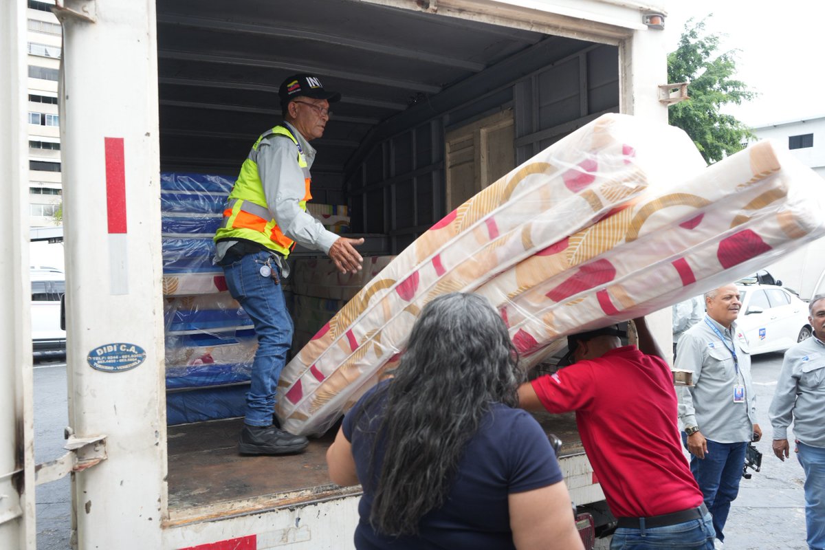InttContigo's tweet photo. El INTT desplegó un operativo especial de atención social desde la sede principal del ente, ubicada en La California, Caracas. 

Leer más 

https://t.co/SjpUle8mAl? p=18114 https://t.co/FmkwlnSagP