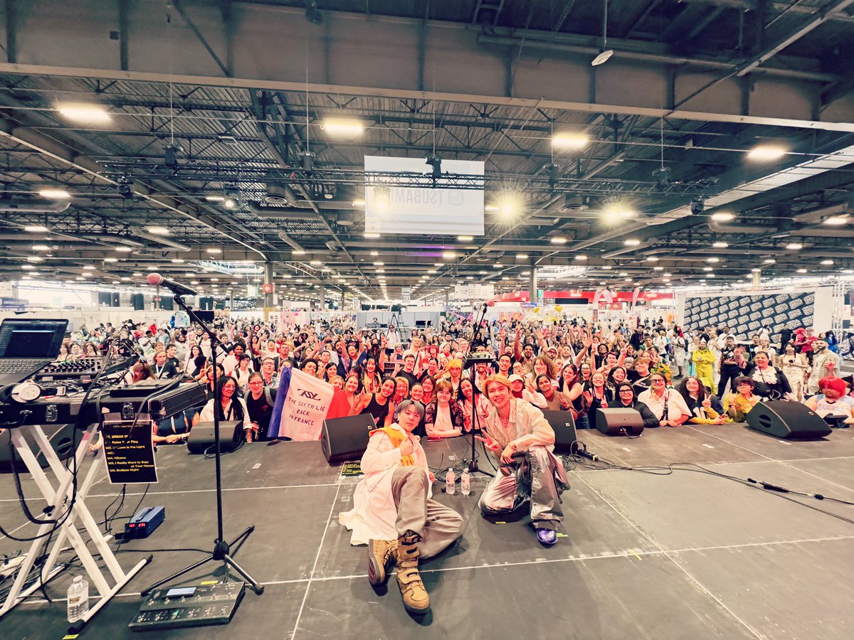 TheSixthLie's tweet photo. ＼Merci pour cette première journée à Japan Expo Paris 2026 !／

Merci à toutes celles et ceux qui sont venus nous voir aujourd’hui !
Nous étions très heureux de partager ce moment avec vous à Paris.

On se retrouve demain sur la scène Tsubamé
de 15 h 15 à 15 h 45 !

@japanexpo 
#JapanExpoParis #TSL_EU
#THESIXTHLIE #TSL
