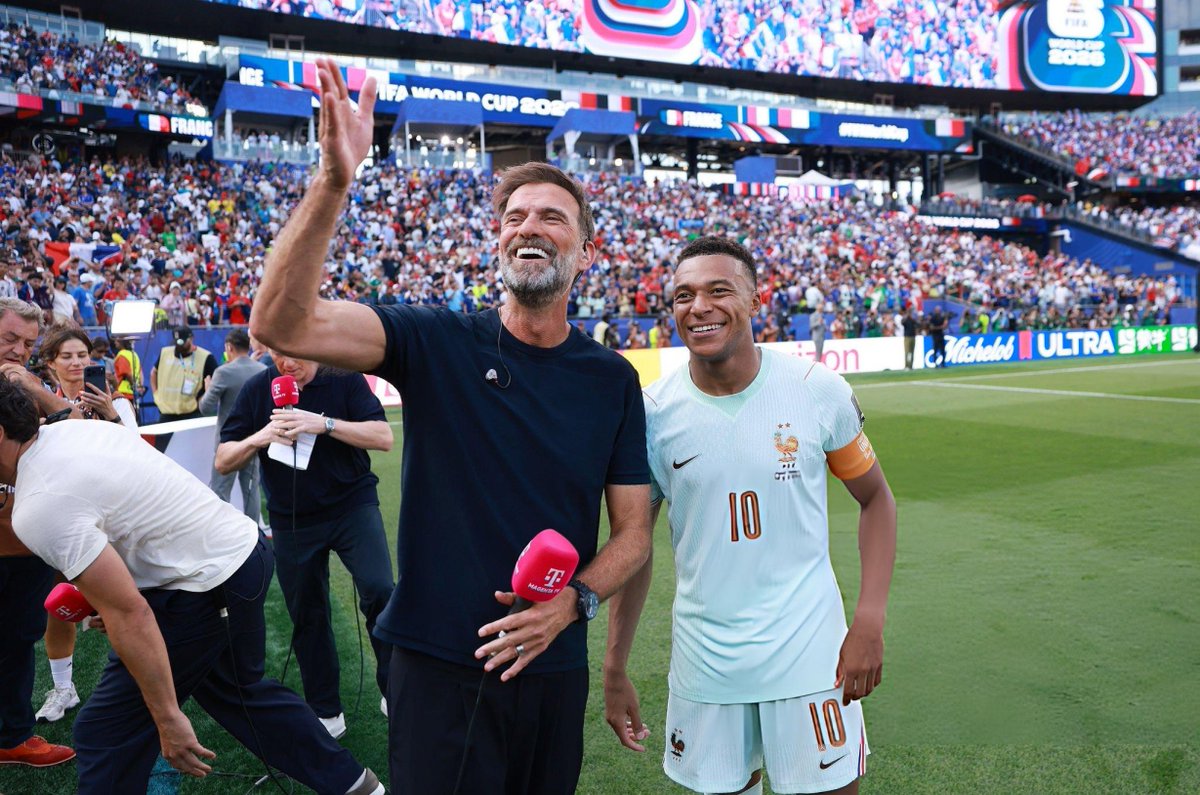 iMiaSanMia's tweet photo. 📸 Jürgen Klopp x Kylian Mbappé https://t.co/oMoV7WWq9d