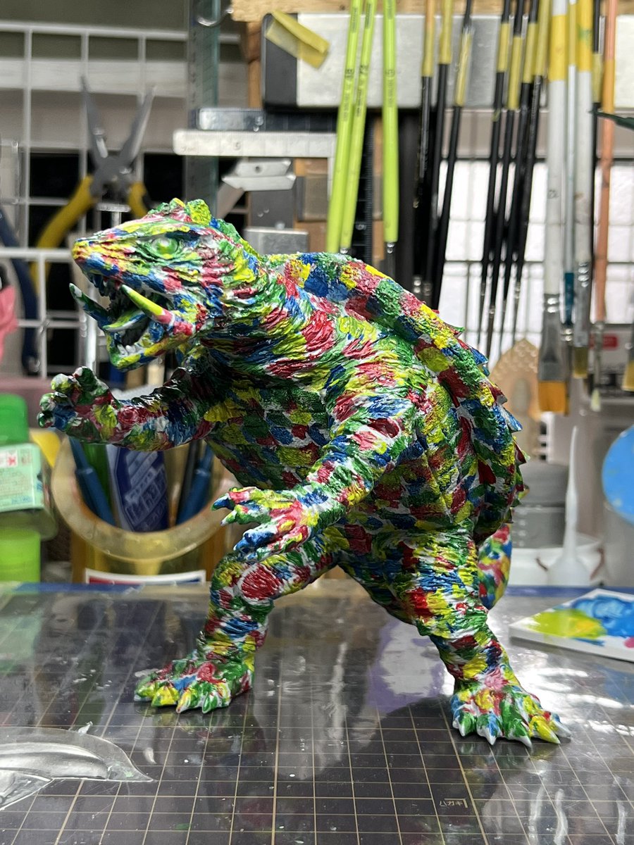 yukineko19's tweet photo. バルガメ製作記
お馴染みの下地から、ガメラ色を乗せます
が。
とはいえ、真っ黒だと面白くないので、「じゃない黒」を駆使しますよ
暗い緑寄りのグレーだけど、グランドブラウンのウェザリングが効く程度の暗色……
まだまだ塗り重ねます
次回、ほぼ完成 https://t.co/q9NXQENH8t