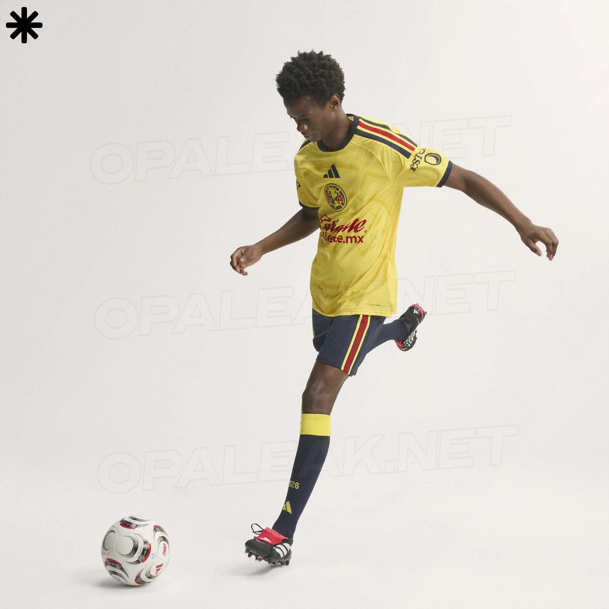 ElJefeAguila's tweet photo. Se filtraron nuevas imágenes del nuevo uniforme del @ClubAmerica para la temporada 2026/27.🦅

[📸 vía @opaleak] https://t.co/Y72IMlWP5b