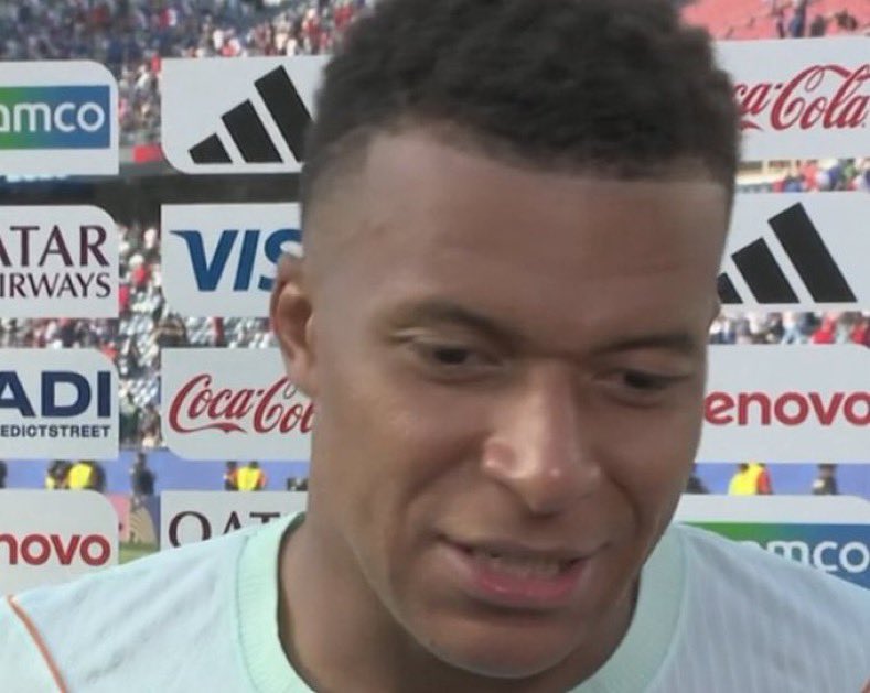 DiianaD___'s tweet photo. 🗣️🚨 Kylian Mbappe: I’m so grateful to have scored after missing the penalty, did this for my idol Cristiano Ronaldo , I love him always. https://t.co/WDiTTglpDZ