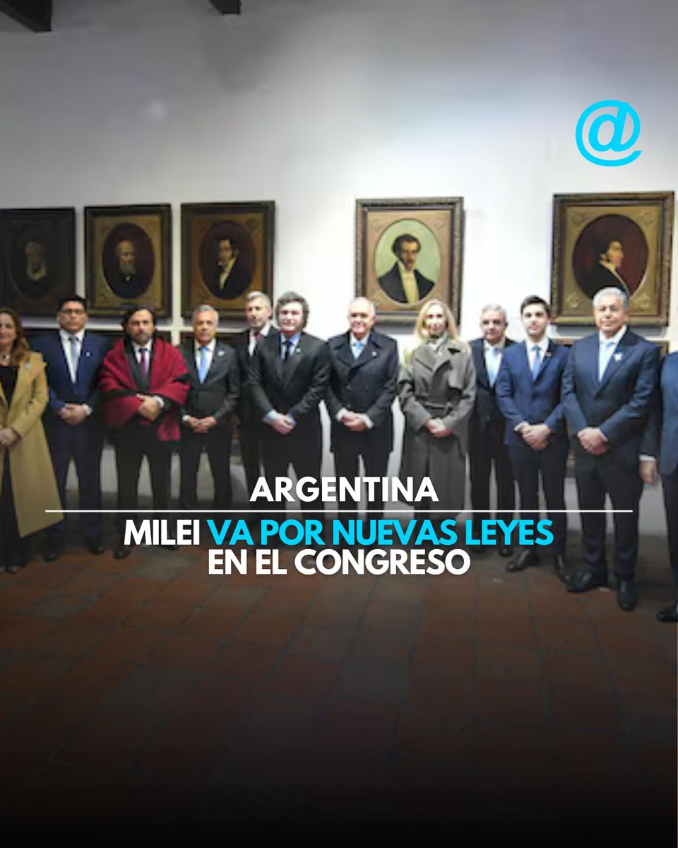 defiendasecom's tweet photo. Javier Milei encabezó la vigilia oficial por el 210° aniversario del Día de la Independencia en la Casa Histórica de Tucumán. Durante un discurso, el presidente buscó blindar el consenso político de su gestión al mostrarse rodeado por una docena de gobernadores aliados. https://t.co/Wj4LSXnR4D