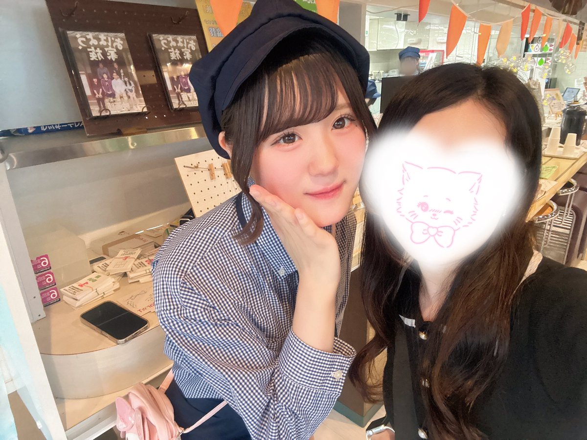 gmcham98's tweet photo. 昨日は推し2人に会えて嬉しかったです🥹🫶🏻🩷🩵 コラボカフェはゆっくり話せるから好き🎶 https://t.co/1Y3oIGDJwF