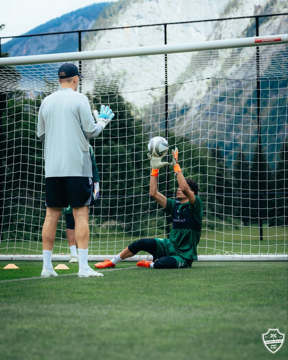 Sport_DRC's tweet photo. 🌟|| حامي عرين نادي #الاهلي علي باخشوين 🧤💚 https://t.co/ifEpR1oPm1