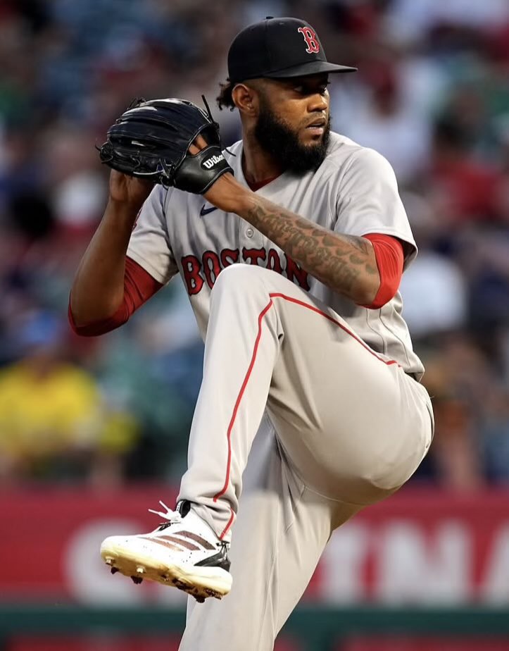 danymarulanda13's tweet photo. Tyron Guerrero, el de Bocachica 🇨🇴 logró hoy su primera victoria de la temporada de MLB con Boston Red Sox. Qué historia la del bolivarense, que después de 7 años vuelve a llevarse el triunfo en un juego de Grandes Ligas.
#GraciasGuerreros https://t.co/BrAsVTfQrz