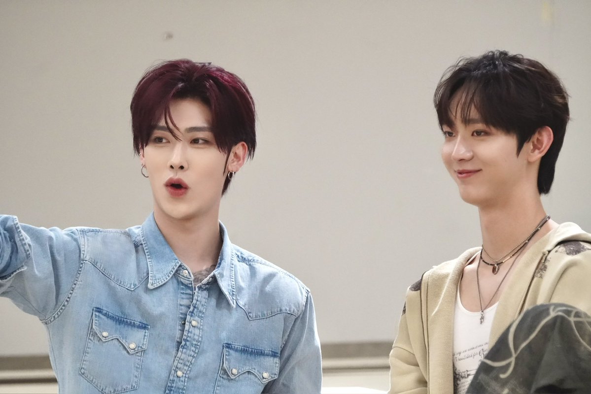 52_q7V's tweet photo. 20260709 全員サイン会

👋🏻🐈‍⬛🐿

 #RICKY #리키  #YOOSEUNGEON  #유승언
 #냥담즈  #AND2BLE  #앤더블 https://t.co/Vq0VTAYYqt