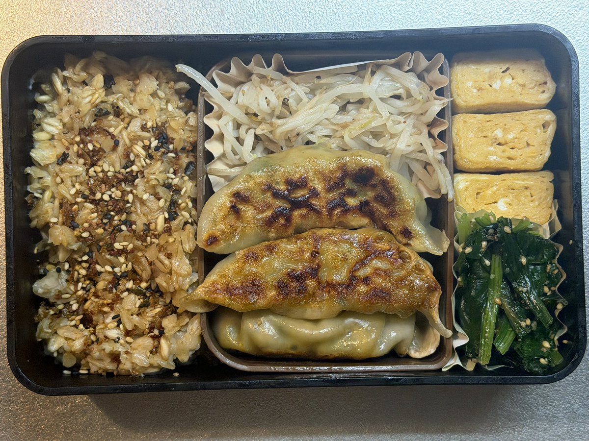 maou5589's tweet photo. 今日有休使ってるのにお弁当作っちゃった……… https://t.co/aWPUopnoia