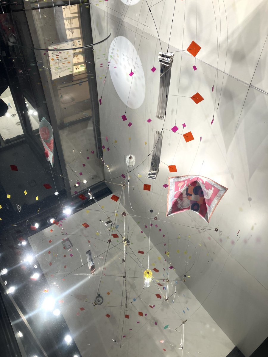 triparaace's tweet photo. 銀座メゾンエルメス Window Display「ウィリアム・ウォーターハウス『内なる旅:ティエリ・エルメスの創造の軌跡を望む
』」
#銀座メゾンエルメス
#HERMES
#windowdisplay https://t.co/s6sX8gU1Z1