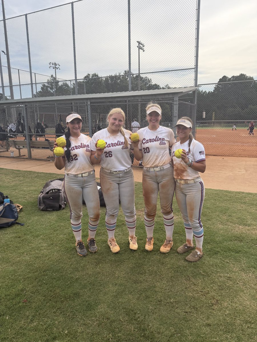 CarsenFoster's tweet photo. Great start to Atlanta Legacy with two 💣s on the day! @ScGenovese @SoftbalAmerica @RaginCajunsSB @FurmanSB @WoffordSoftball @D1Softball @PackSoftball @majicman6 https://t.co/KLEsdCNpK7