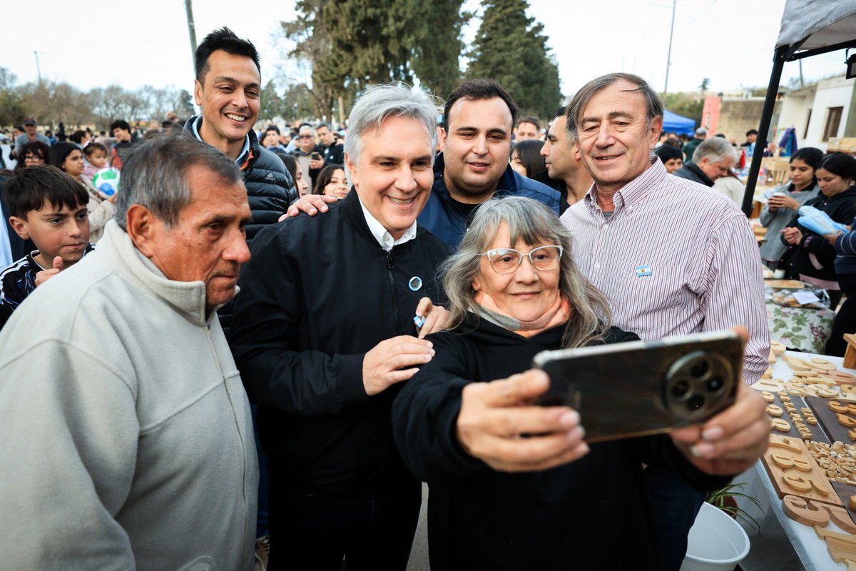 MartinLlaryora's tweet photo. El Plan de 100 Cuadras avanza con seis frentes de obra en ejecución y, además, próximamente llamaremos a licitación para construir el Parque Alberdi, un nuevo espacio pensado para el encuentro de las familias, la práctica deportiva, la recreación y el impulso de emprendedores y feriantes de la ciudad.

#RíoCuarto está viviendo una etapa histórica de crecimiento. Con planificación, inversión y trabajo conjunto, la Capital Alterna sigue avanzando y demuestra que en #Córdoba no dejamos de hacer para generar más oportunidades y más desarrollo para nuestra gente.

#HacerParaCrecer