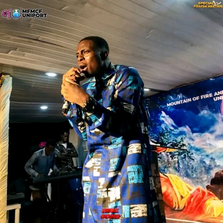 mfmcf_uniport's tweet photo. When prayers rise, chains fall. Hearts were stirred, burdens were lifted, and destinies aligned in God's presence. This wasn't just another prayer meeting, it was an encounter with heaven. 🔥🕊️ #PrayerChangesThings #RiseOfSons #SpecialPrayerMeeting #prayersession #mfmcfuniport https://t.co/7yxQXLHdi6