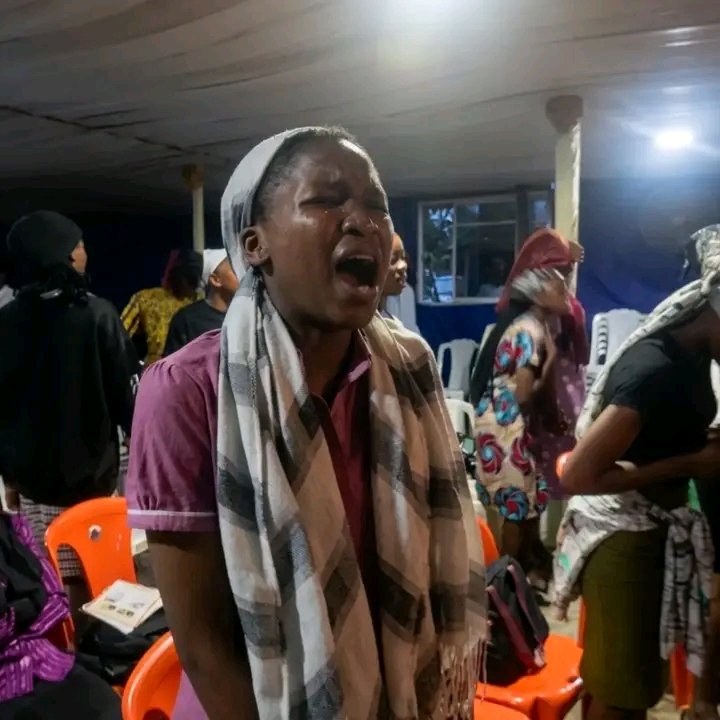 mfmcf_uniport's tweet photo. When prayers rise, chains fall. Hearts were stirred, burdens were lifted, and destinies aligned in God's presence. This wasn't just another prayer meeting, it was an encounter with heaven. 🔥🕊️ #PrayerChangesThings #RiseOfSons #SpecialPrayerMeeting #prayersession #mfmcfuniport https://t.co/7yxQXLHdi6
