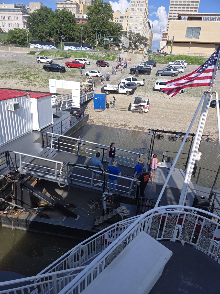 TN_TETA's tweet photo. An so 2 more buses arrive for some fun and relaxation on the Mississippi River. https://t.co/y1kWKA6pZt