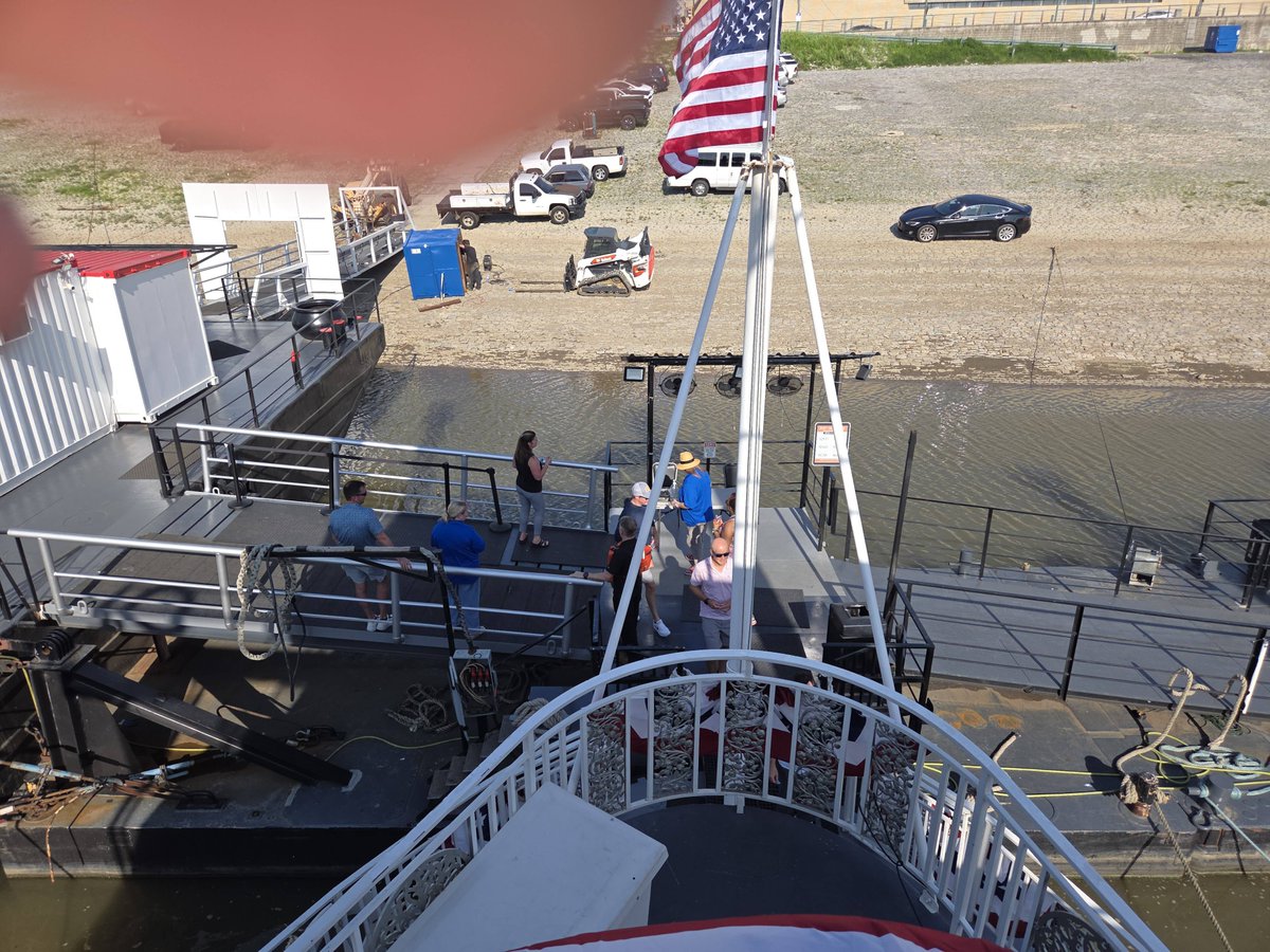 TN_TETA's tweet photo. An so 2 more buses arrive for some fun and relaxation on the Mississippi River. https://t.co/y1kWKA6pZt