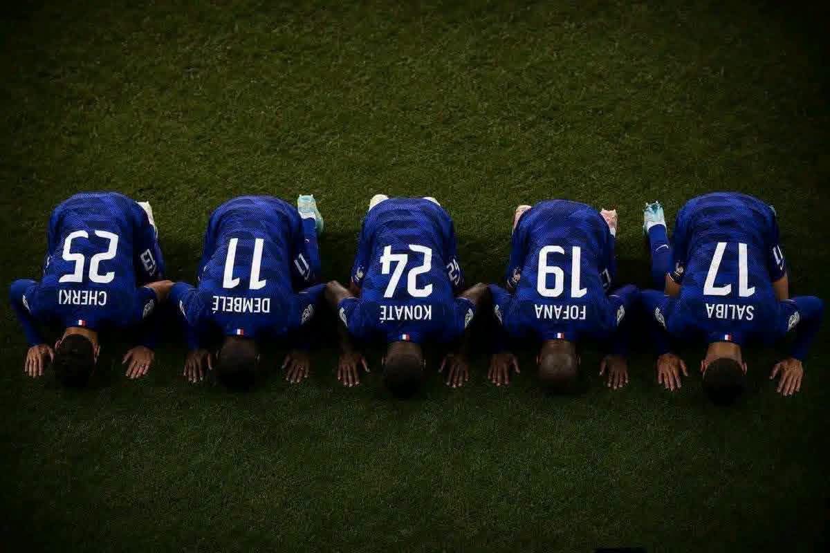 sherine412's tweet photo. لاعيبة منتخب فرنسا بعد الماتش ❤
اللهم أعز الإسلام والمسلمين ❤ https://t.co/mFnhJ5pRQ5