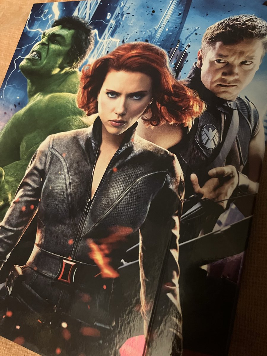 JoshGza's tweet photo. This is why i love physical,and yes even though these aren’t game physical’s,they hold the same sentiment on what real ownership and art looks like,it’s super joyful having things like this.💿

#Marvel #MarvelPhases #IronMan #Avengers #Disc #Spiderman #BlackWidow #CaptainAmerica https://t.co/QRLyzXS1ki