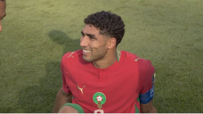 clkbae_'s tweet photo. ????? what is he so happy for and why is he smiling like this at fulltime ????? https://t.co/LOsm8RPToJ
