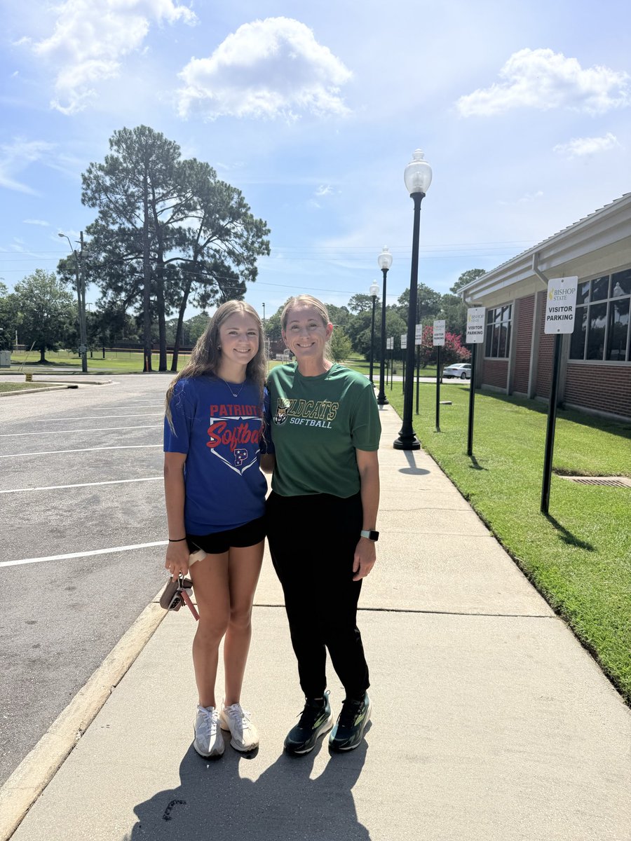 HaleyOlivet's tweet photo. Thank you so much to Coach Meadows yesterday for having me on a visit to see campus and learn more about the program!! I loved everything and I am so thankful for this opportunity! #allglorytogod @bishop_state_sb https://t.co/zmqe5Ermqn