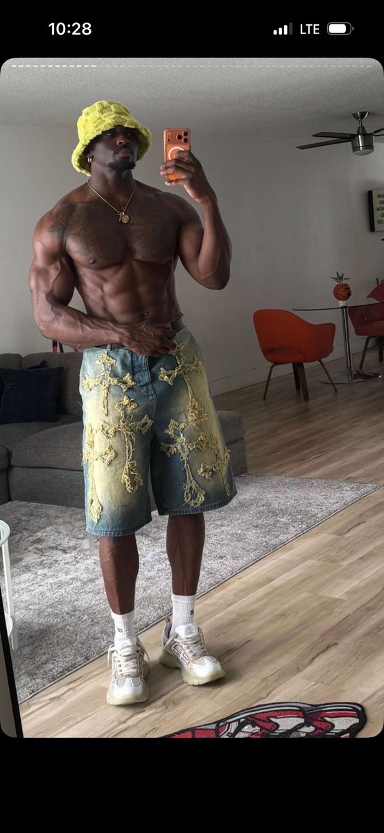 _dannt_'s tweet photo. The greatest physique I’ve ever seen!🥹🤯🤯 https://t.co/Y9aOkwvcX5