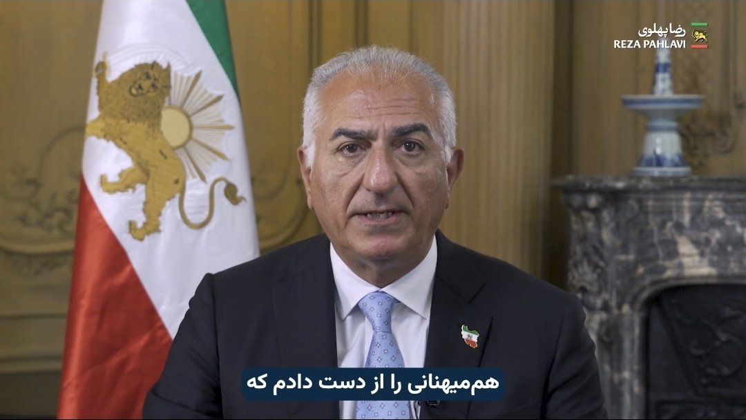 Me_Hamed_Myself's tweet photo. این تغییر تو مدت کمتر از یکسال یعنی شاه فقط یک سیاستمدار نیست، داغدار هموطنانش هست. https://t.co/SKBWNS9pVk
