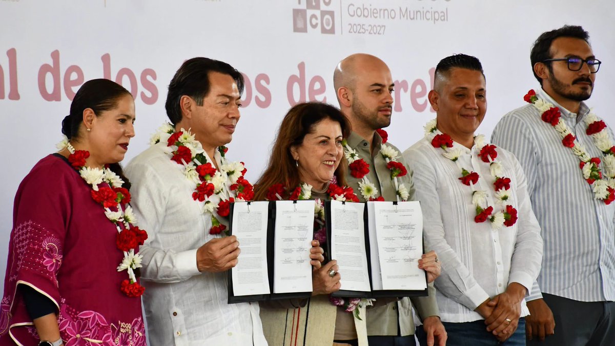 utezoficial's tweet photo. 🙌 La gobernadora Margarita González y el secretario de Educación Pública, Mario Delgado, firmaron el convenio para la creación de la Universidad Intercultural de los Altos de Morelos; un evento al que asistió nuestra rectora, respaldando este impulso a la educación superior. 🏛️ https://t.co/SJHyIi75WR
