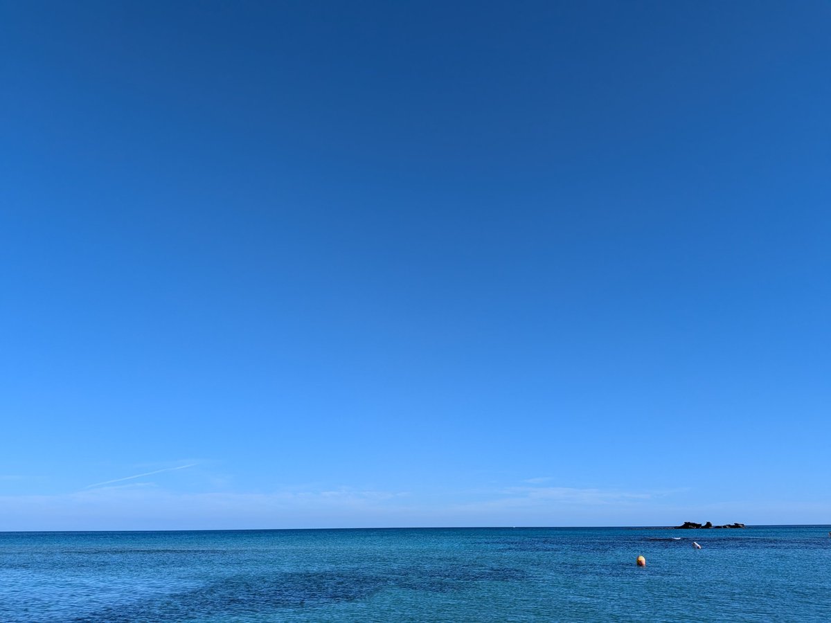 SimuraPta's tweet photo. これを見に来たんだー！うおー
穏やかな海で聞く #朝の和奏
心の安寧すぎる
大熊和奏さん関西にも綺麗な海があるので是非〜 https://t.co/WKYNpG9MFF