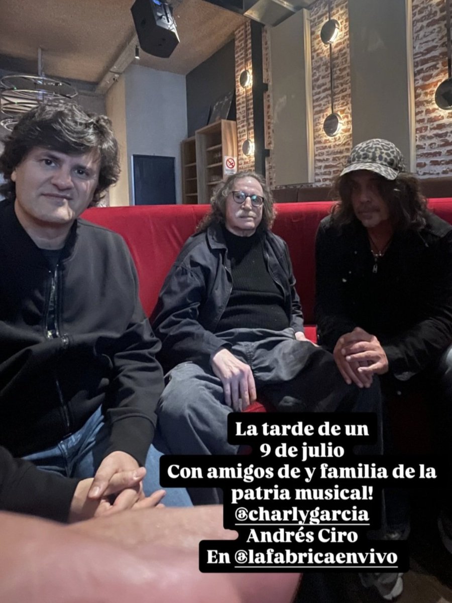 constat_concept's tweet photo. Ciro, Charly y el Zorrito en La Fábrica de Fitz Roy 😎🤏 https://t.co/GMzZf5gxeX