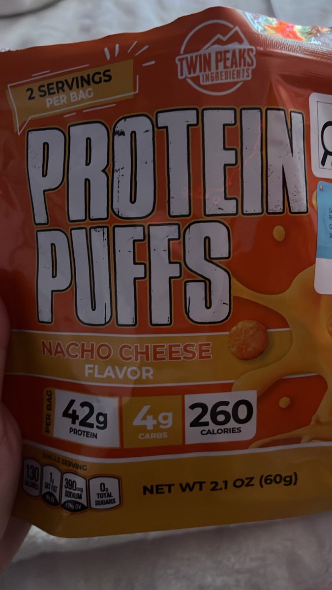 Toxiicci's tweet photo. Idk how to feel about this, can’t tell if they r disgusting or lowkey kinda good, the protein to calorie ratio tho is super nice #edtwtㅤ https://t.co/7V4rkEypPF