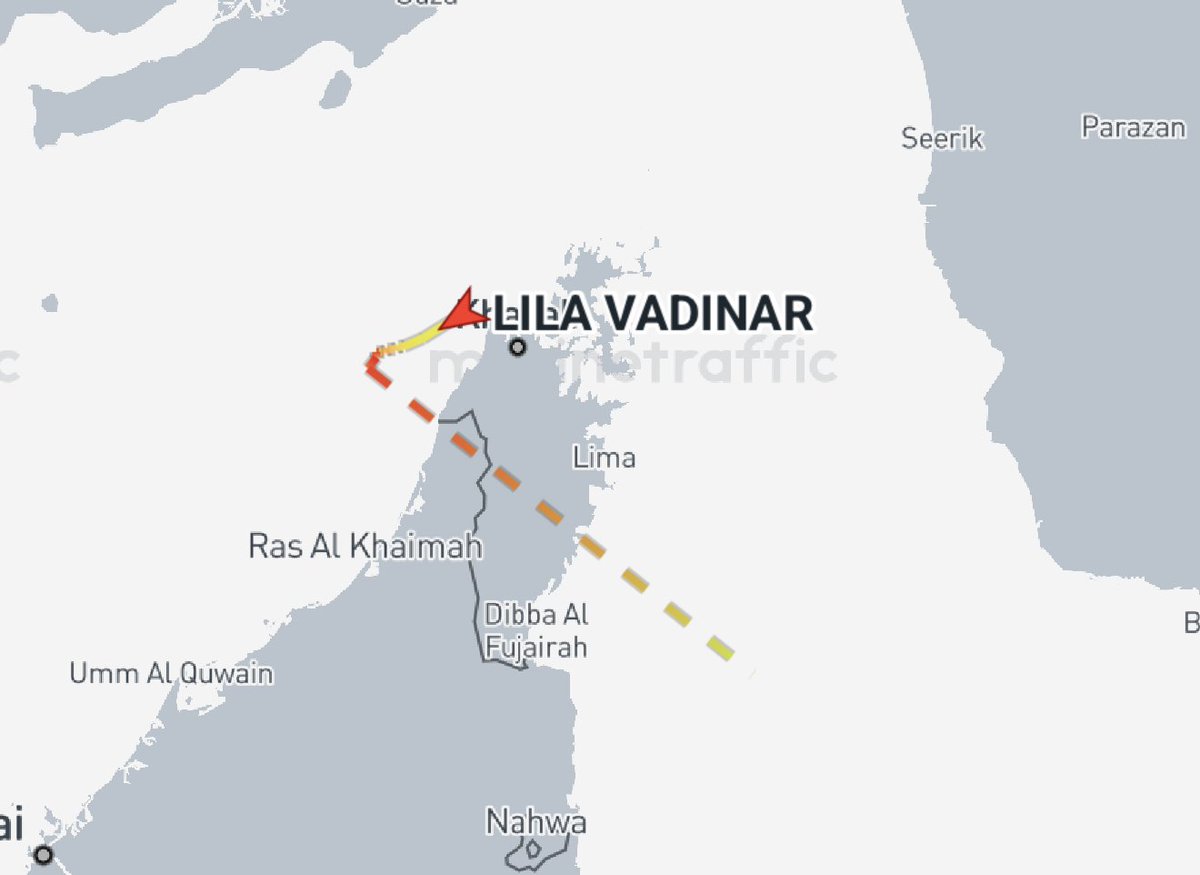 TonerousHyus's tweet photo. This is false btw I have 13 ships logged and 3 container ships 

Container ship 1, tanker 2, container 3 there’s more but you get the idea. Literally no one pays me to do this. But someone pays these clowns to get it wrong https://t.co/VLlsoF0ZFo