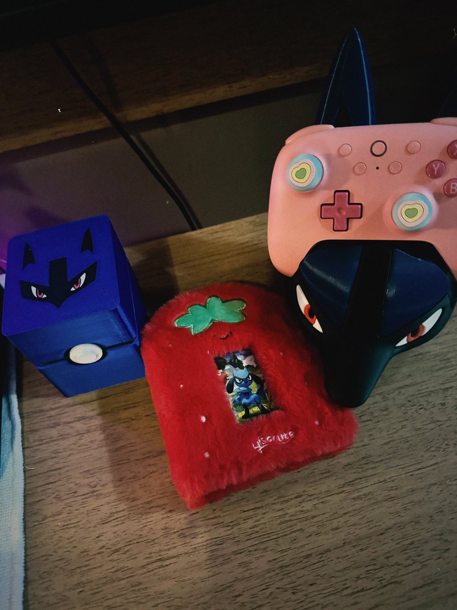 euteamojoshua's tweet photo. ISTO eh pokemon para meninas O PORRA https://t.co/CGto9QGI76