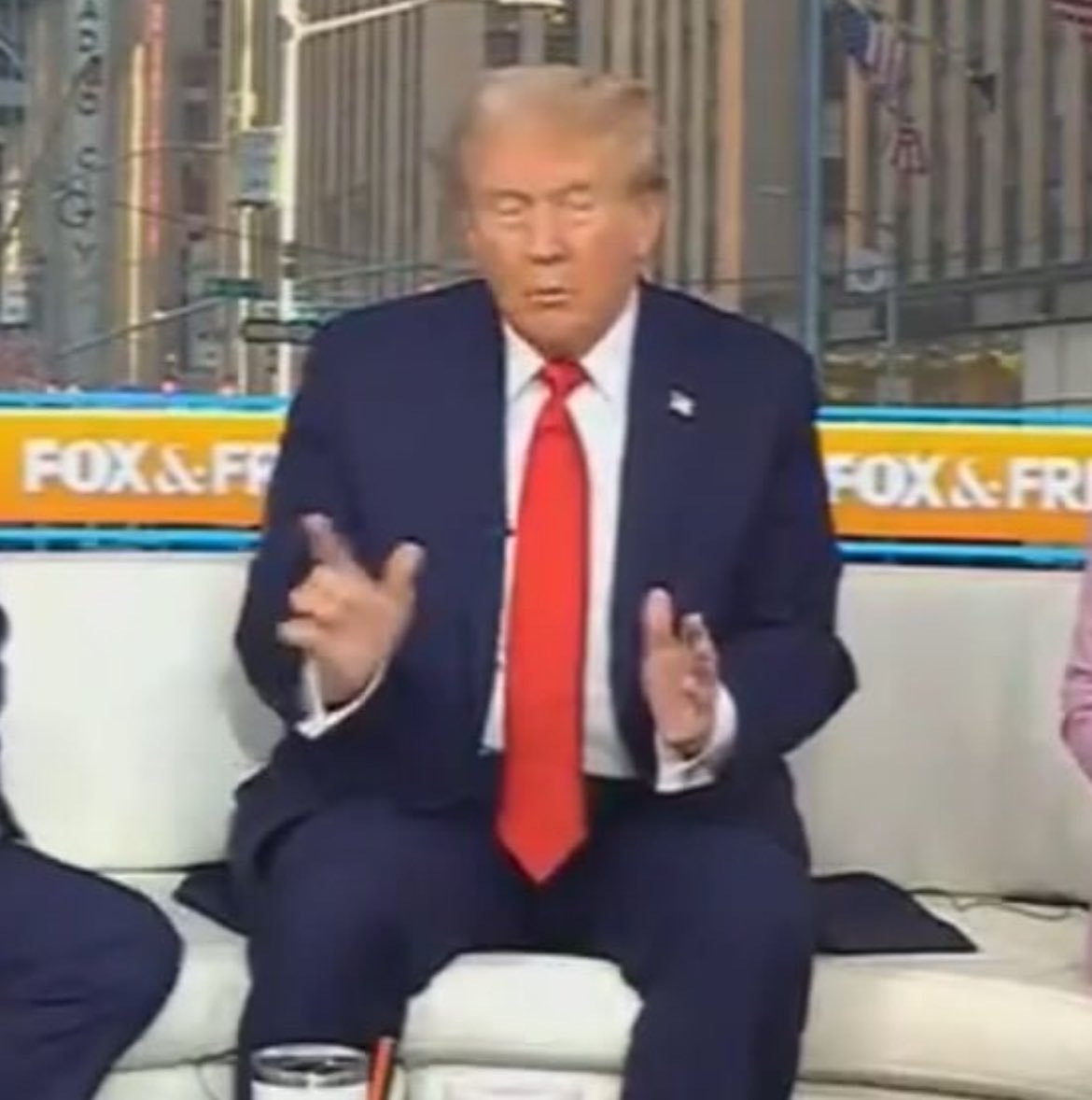 SophiaLee42's tweet photo. @factpostnews So that's why Trump was sitting on a towel during a Fox News segment. Lmao https://t.co/9tmXYYJnhi