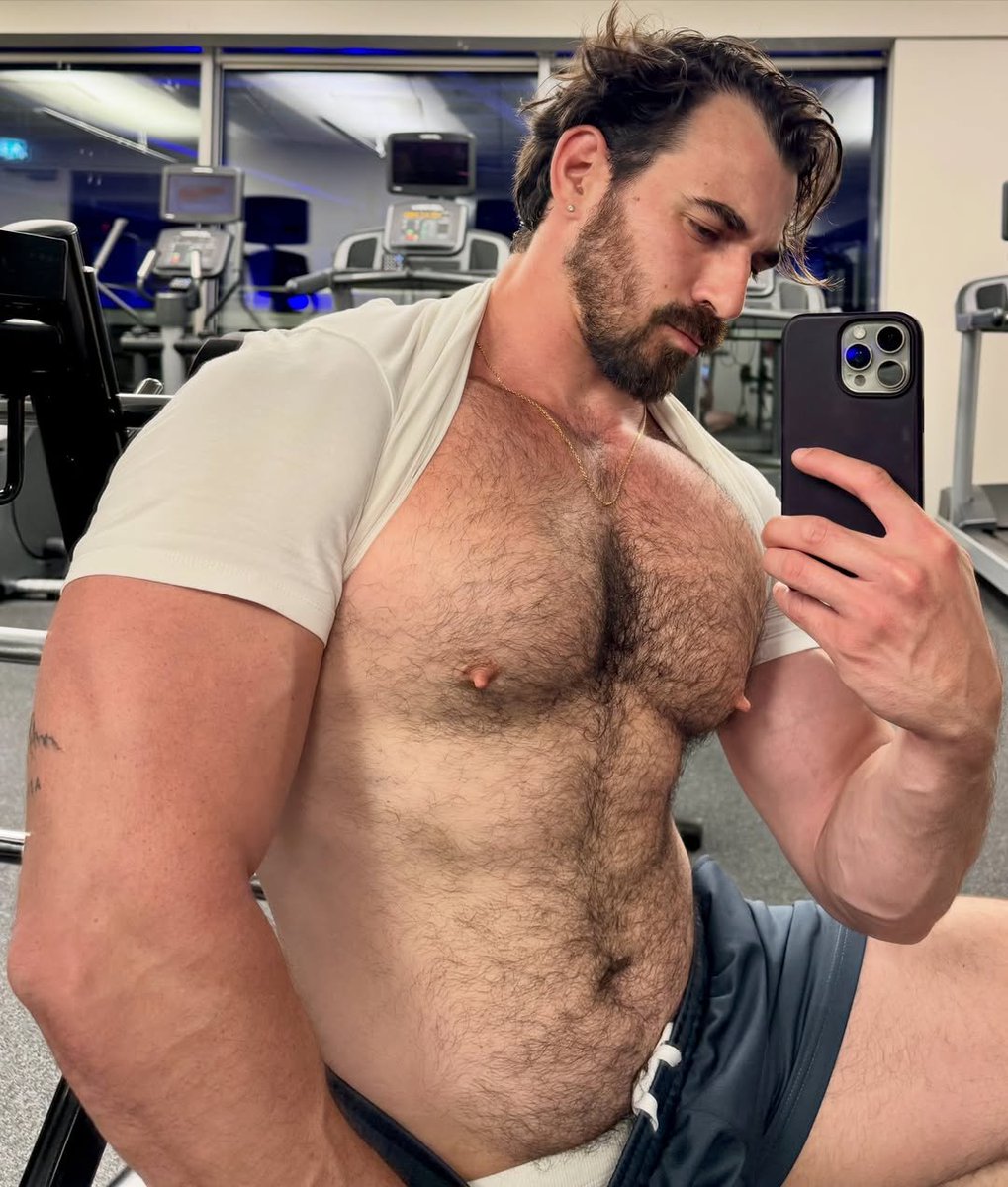 thickmachoxx's tweet photo. Built this way 🦍🦍 https://t.co/UDvxcLrgkG