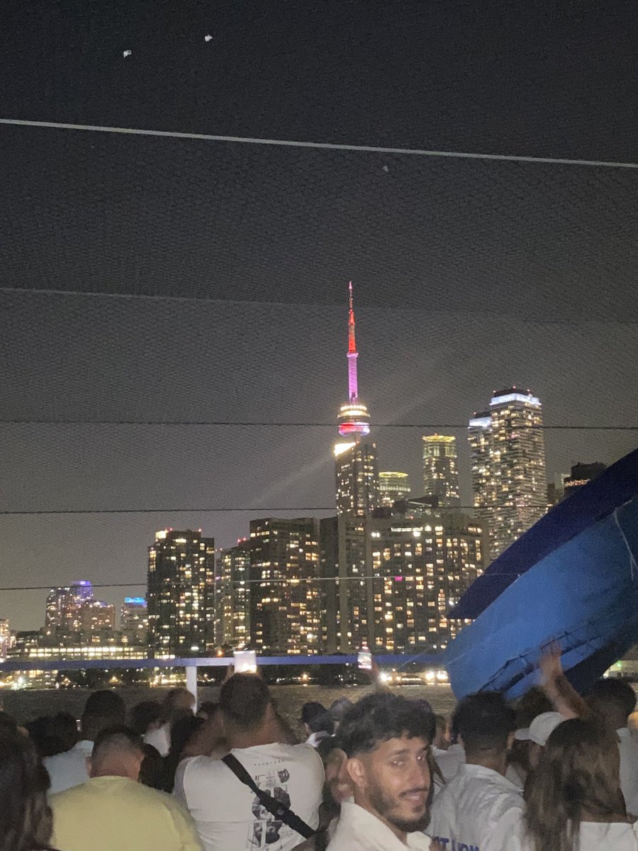 itzAlwayzGABY's tweet photo. Hey Mamita, what’s good?
#SummerNights #TorontoSummer #BoatParty #LivingLife https://t.co/gexwVnX9Gd