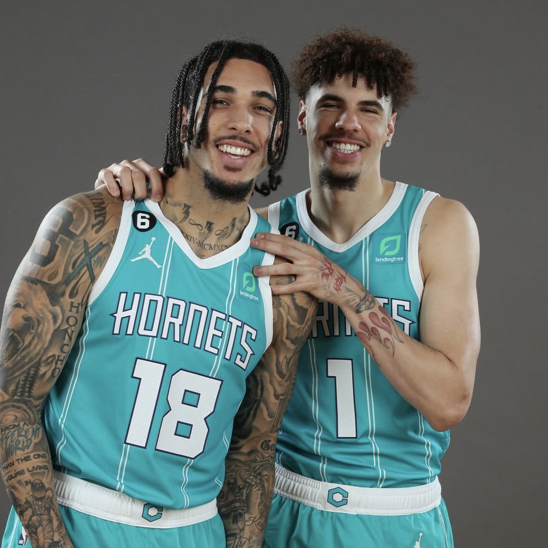 PolymarketHoops's tweet photo. Lonzo asks LaMelo who the worst of the Ball brothers is:

LaMelo: “Everyone in that room knows the f*cking answer.” 😭

(via @NBA2KLeague) https://t.co/OmmXDJyUNV