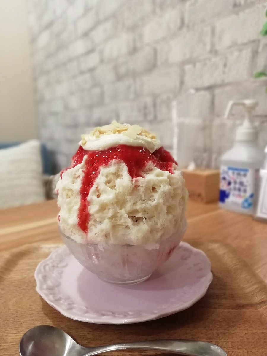 Ia1aiT's tweet photo. 町田/cups 
🍧ラッキーチョコミント🍧
🍧マンゴーアングレーズ🍧
🍧いちごタルト🍧
🍧紫陽花杏仁と河内晩柑🍧(全てミニサイズ)
6月初めの氷活🍧
最近cupsさんに月1しか行けてなくて悲しい😞
#かき氷 #かき氷巡り #氷活 #cups https://t.co/WSJ8djeZKK