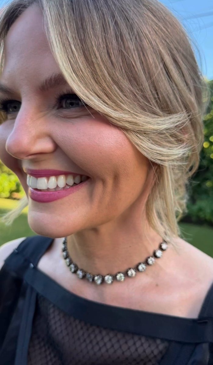 mswpike's tweet photo. quantas virgens a jennifer morrison teve que sacrificar para aparecer ASSIM a mulher tá cada dia mais bonita https://t.co/iA1DoFZYMf
