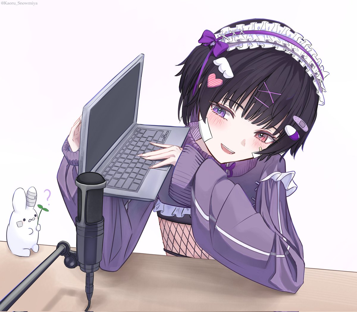 Kaoru_Snowmiya's tweet photo. ノートPCを肩に担いでタイピングする白兎雪月さん

#しらと絵 https://t.co/krFhsGgEEL