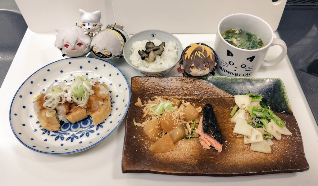 4025ice's tweet photo. 昨日の晩御飯。
一昨日お弁当と茄子のぬか漬け以外は同内容なんですがお皿に盛ると違う感じがします😌
火車もちくんお食い初め😋
Dワイズ小足スニーカー調べたら良さそうなものは3万円超😱
寿命もあるし革靴と違ってソールのメンテも無いだろうし…。
今履き潰してる替えはもう少しお手頃で試そう💦 https://t.co/tcyC7192Gy