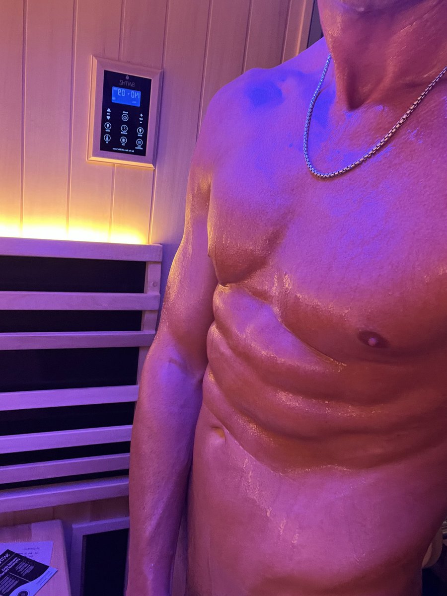 CorpAfterDark_'s tweet photo. 💧 💧 https://t.co/5bCt6QiZ5j
