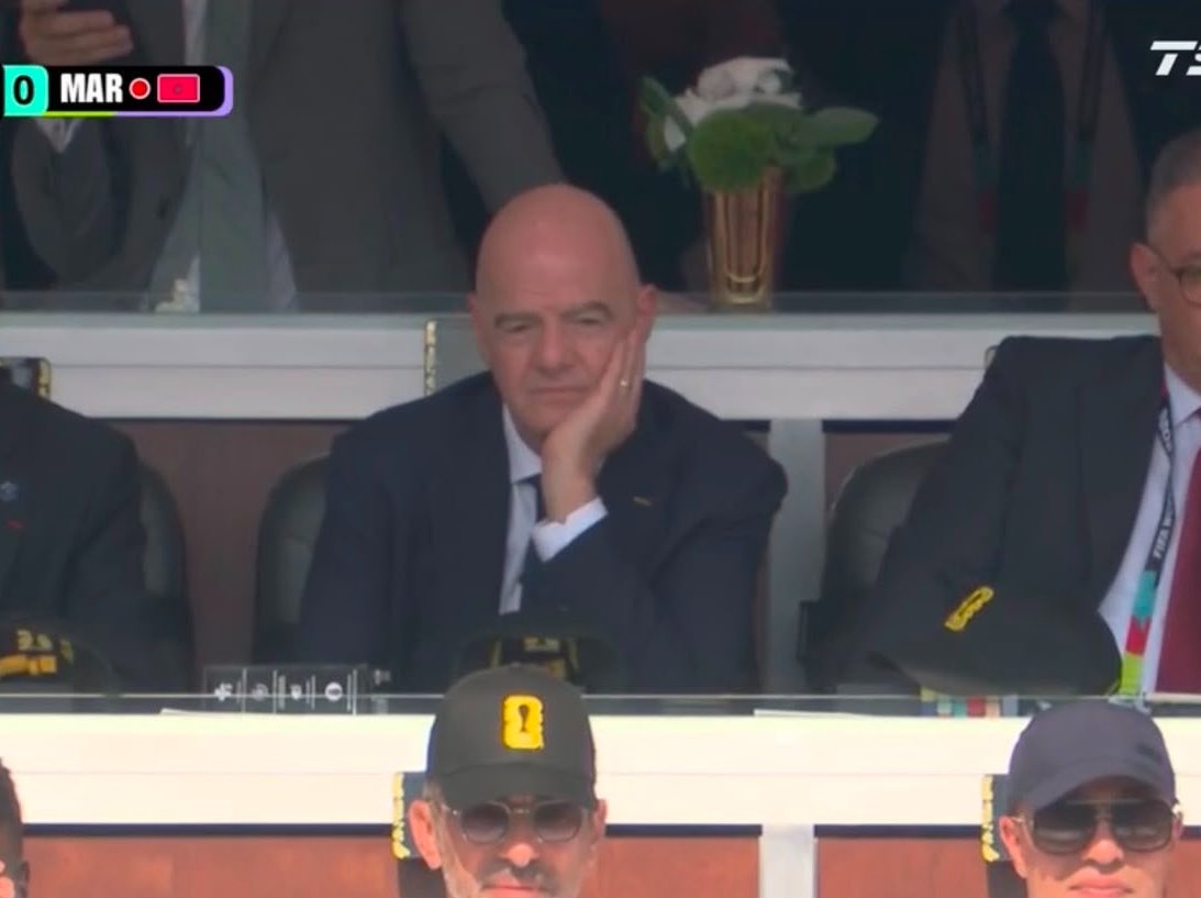 MTKS75's tweet photo. Le patron de la FIFA lors de la victoire de la France contre le Maroc.
#Bullshit https://t.co/y09RRzHzk7