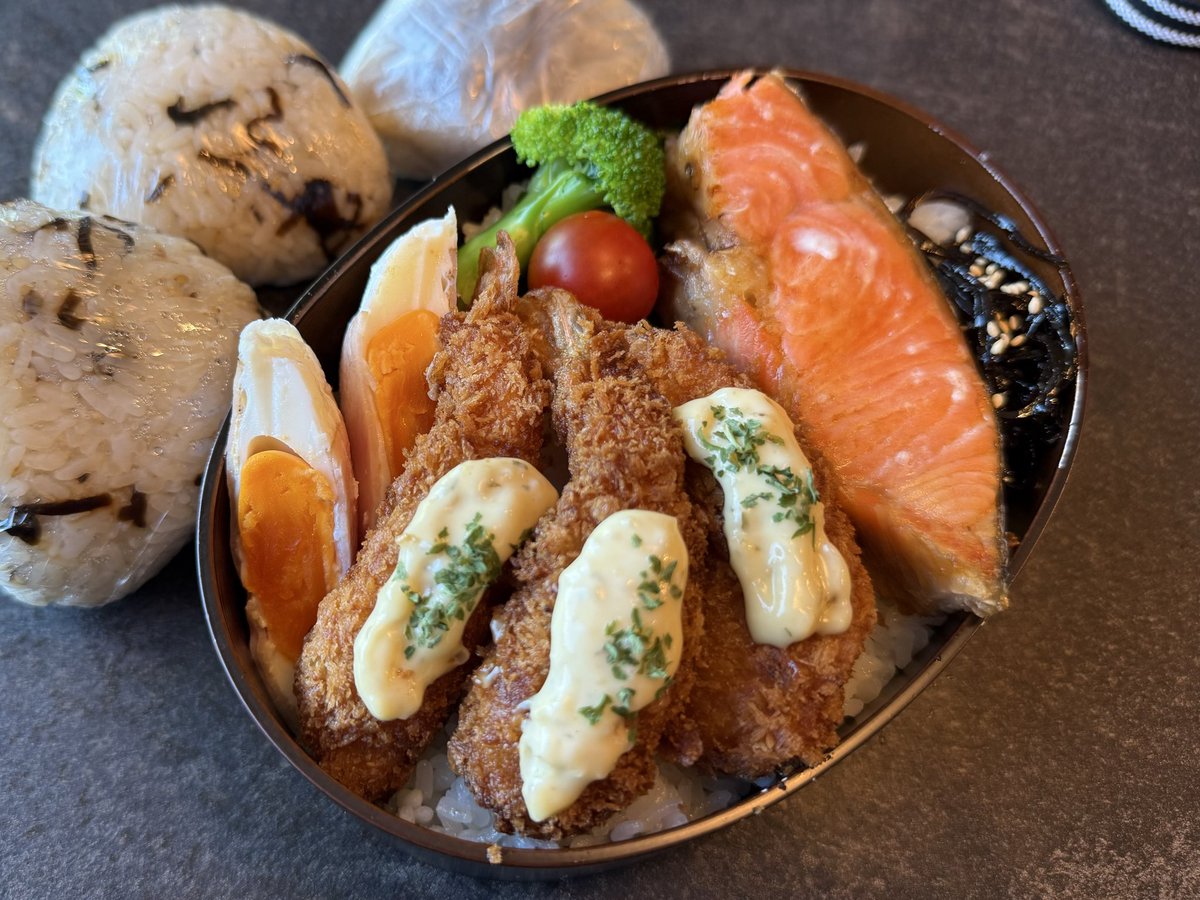 a5tvz's tweet photo. 今日のお弁当。

#息子弁当#高校生#男子弁当 https://t.co/fGX9Z2FvcS