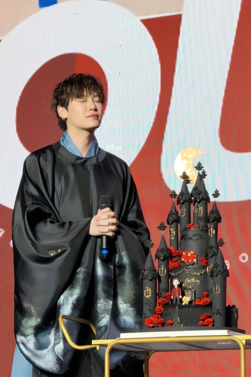 sanry_bb's tweet photo. อรุณสวัสดิ์เช้าวันพิเศษของบีบีครับ ☀️🎂😸❤️

ขอให้วันนี้เริ่มต้นด้วยรอยยิ้ม และเต็มไปด้วยความสุขตั้งแต่วินาทีแรกของวัน
ขอให้ทุกคำอวยพรกลายเป็นความจริง และทุกก้าวมีแต่สิ่งดี ๆ เข้ามานะครับ 🤍✨

LETTER LOVE TO BOUN 
@bb0un #bb0un
#BBSamSibEtYoungJaew https://t.co/aWPK8KobJP