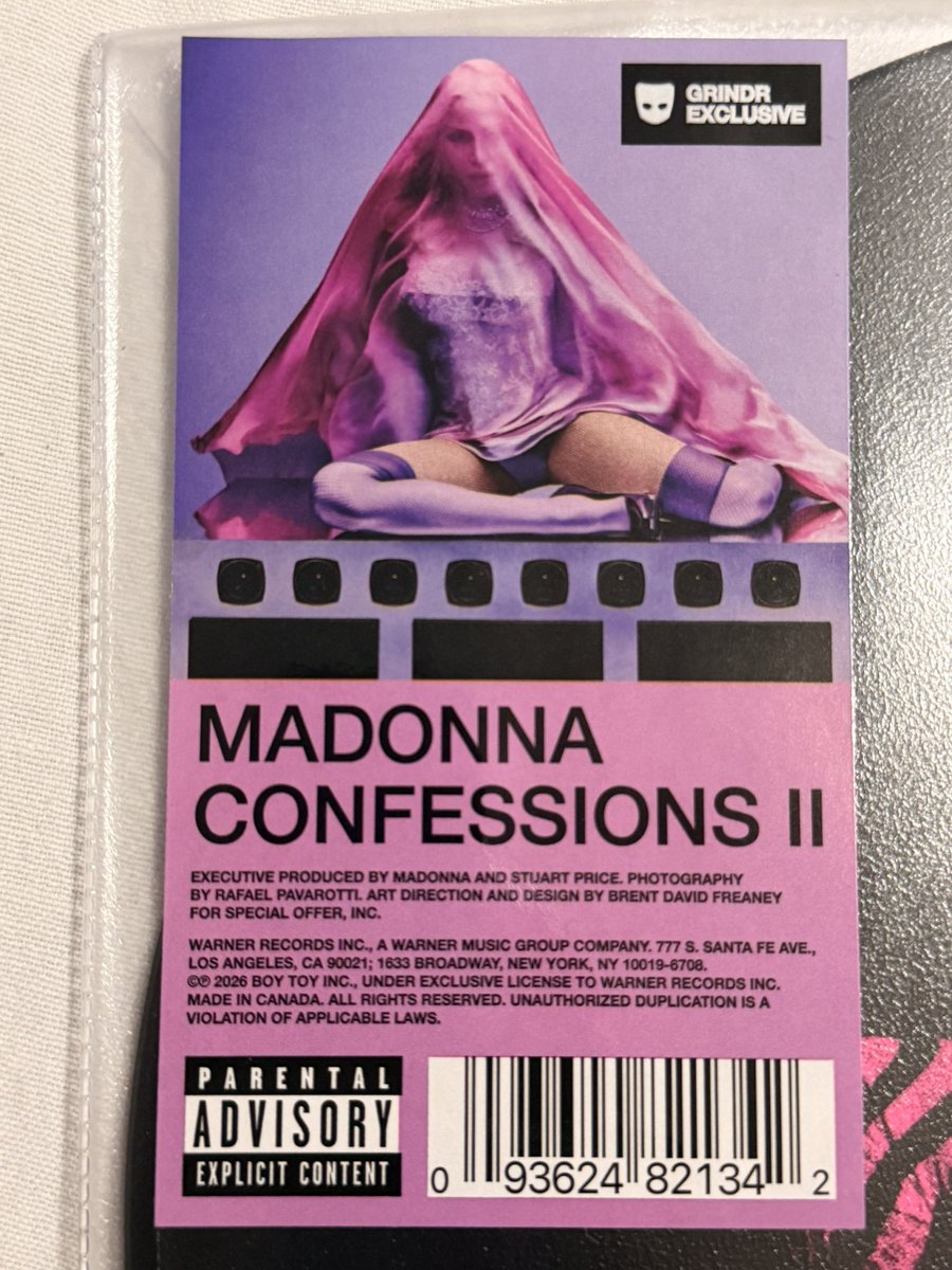 VincentDynamo's tweet photo. Wore all pink today cuz that was my mood all to have this surprisingly show up in the mail today. One of my babies is finally home. @madonna @Grindr #Confessions2 #COADF #Madonna #Vinyl https://t.co/QSmR9tj1ac