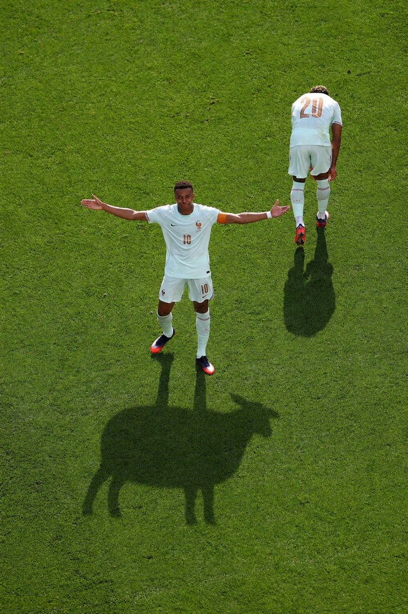 elMago201812's tweet photo. @ActuFoot_ @Le360fr Le goat 🐑 https://t.co/IjBoETA3yF