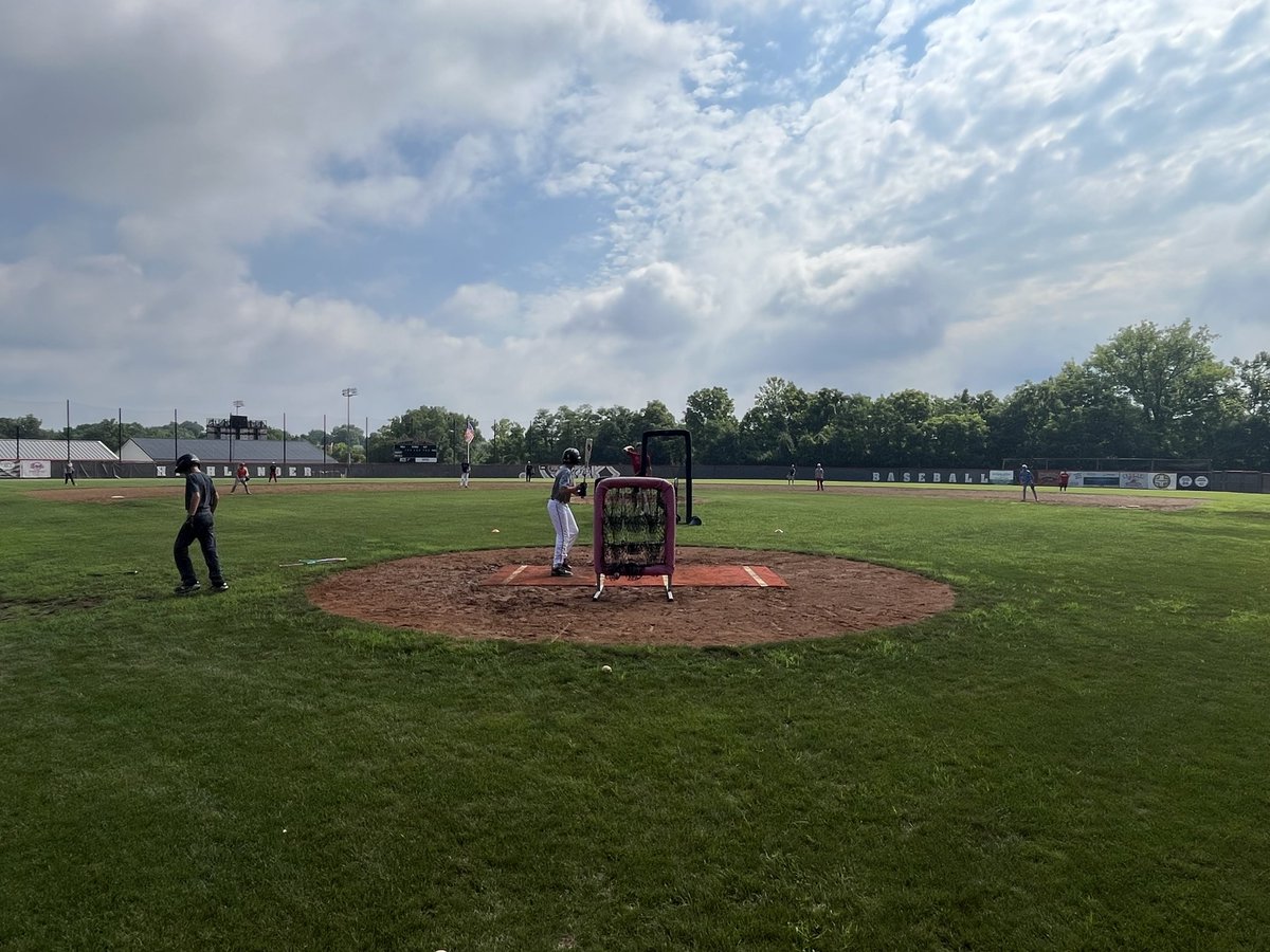 OakHillsBSB's tweet photo. What a terrific group of young baseball players.! The future looks bright for the Highlanders.  Thanks to all the players and coaches that participated in this years baseball camp https://t.co/wUi0GgAbix